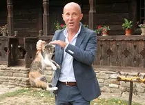 Mugur Mihăescu a speriat fetele la “Mi-s de la ţară” 
