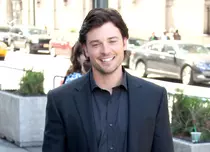 Tom Welling („Smallville”) revine pe micul ecran