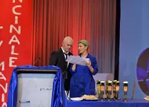 Oamenii… cu plicul de la Premiile TVmania 2013