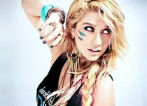 Ke$ha încearcă să scape de dependenţa de alcool