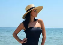 Lavinia a lansat un nou single, „Explodez” 