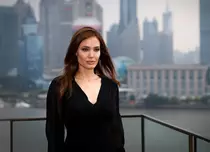 Angelina Jolie: „Nu pot sta locului”