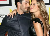 Telenoveliștii Lola Ponce şi Aaron Diaz, prima şedinţă foto în patru