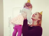 Meryem Uzerli, din „Suleyman Magnificul”, şi-a sărbătorit fetiţa