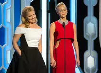 Jennifer Lawrence şi Amy Schumer, în duet la Comedy Central