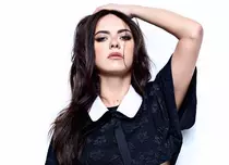 Inna a lansat piesa “Cum ar fi?”: „Sper să vă placă şi să vă facă să visaţi la iubire”