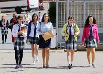 Acasă are, de astăzi, în grilă un nou serial turcesc, „Petale de singurătate”