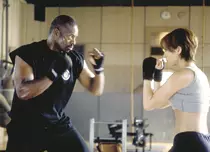 Recomandarea TVmania pentru seara de joi, 13 iulie: „Destul!”, cu Jennifer Lopez și Bill Campbell