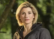 Pentru prima oară, Doctor Who este o femeie. Jodie Whittaker este cel de-al 13-lea Doctor din istoria serialului britanic