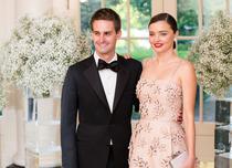 Miranda Kerr îl face tată pe Evan Spiegel, fondatorul Snapchat