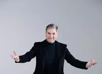 E oficial. Mircea Radu pleacă din nou cu caravana. El va prezenta „IE, Românie”, un nou reality show al Antenei 1