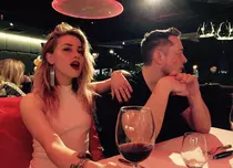 Elon Musk și Amber Heard sunt din nou împreună
