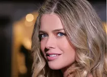 Alexandra Dinu joacă în noul serial difuzat de Prima TV, „Capri”