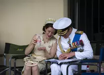 Cine va interpreta rolul Prințului Philip în cel de-al treilea sezon al serialului „The Crown”?