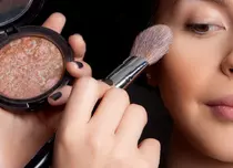(P) Machiaj de iarna – ce produse cosmetice trebuie sa ai in trusa sezonul acesta