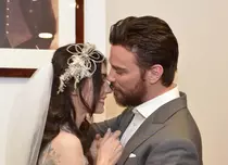 Burcu Kıratlı s-a căsătorit cu alesul inimii ei, Sinan Akçıl