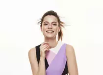 Özge Özpirinçci („Femeie în înfruntarea destinului”) va juca într-un serial produs de Netflix