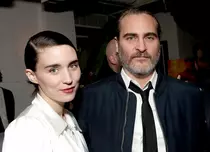 Rooney Mara și Joaquin Phoenix vor avea un copil