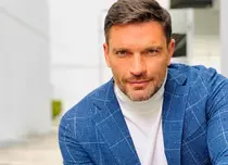 Julian Gil și-a prezentat noua iubită pe rețelele de socializare