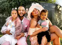 John Legend și Chrissy Teigen vor deveni părinți pentru a treia oară