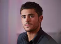 Zac Efron va juca în remake-ul filmului „Trei bărbați și un bebeluș”