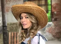 Laura Cosoi și soțul ei pregătesc botezul fetiței lor. „Nu avem ajutoare. O să fie ceva în natură, foarte restrâns”