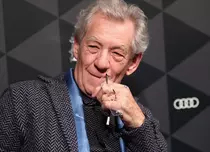 Sir Ian McKellen s-ar putea întoarce în rolul lui Gandalf în noile filme din franciza „Stăpânul inelelor”. Când încep filmările