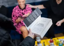 Lansare de carte surpriză pentru Mihai Bendeac, duminică, la iUmor