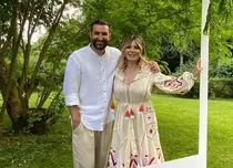 De ce Smiley și Gina Pistol au organizat în secret botezul fiicei lor: „Nu e stilul nostru să ne dăm în stambă”. EXCLUSIV