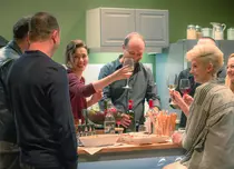 Premiera lungmetrajului „Complet necunoscuți”, adaptare realizată de Octavian Strunilă după celebrul „Perfetti Sconosciuti”, are loc la TIFF 2021