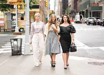 Carrie, Miranda și Charlotte revin în „And Just Like That...” din decembrie. Primele imagini din serial