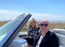 După plecarea de la Vorbește Lumea, Lora a revenit în forță! A lansat o melodie cu „Bere Gratis”