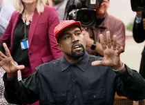 Apariție șocantă a lui Kanye West. Artistul a purtat o mască terifiantă pe străzile din Veneția