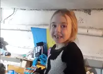 O fetiță din Ucraina a cântat melodia „Let It Go” într-un adăpost. Reacția actriței din „Frozen”, Idina Menzel