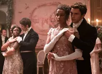 „Bridgerton”, sezonul 2, a ajuns în topul celor mai urmărite seriale Netflix. Ce seriale mai sunt pe listă