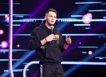 Cine este Eduard Moise, finalist iUmor 2022.  „Acest băiat ne-a dat energia de care aveam nevoie”