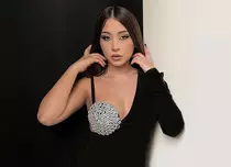 Imagini spectaculoase de la cununia civilă a lui Nicole Cherry și botezul fiicei ei. Artista a schimbat trei rochii