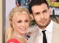 Britney Spears, imagini spectaculoase din luna de miere. S-a filmat topless pe plajă