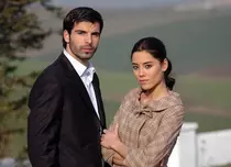 Cansu Dere revine la Happy Channel! „Puterea destinului”, serialul-fenomen care a scris istorie, se întoarce pe micile ecrane