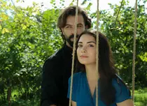 Actorii Gökberk Demirci și Özge Yağız, din “Jurământul”, sunt din nou împreună