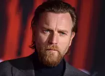 Ewan McGregor joacă rolul principal în miniseria „Un gentleman la Moscova”. Când va fi premiera