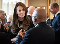 Perfectă în postura de Prințesă de Wales! Kate Middleton a întâmpinat demnitarii invitați la Palatul Buckingham