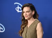 Surpriză la dublu! Hilary Swank este însărcinată cu gemeni