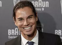 Cine este noua iubită a lui Julio Iglesias Jr. Ce părere are fosta soție a artistului, Charisse Verhaert