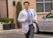 „Doctorul Moarte”, un serial true crime, cu o distribuție de excepție, în premieră exclusivă la AXN