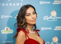 Mădălina Ghenea, moment senzual de striptease pe Instagram. Cui i-a fost dedicat video-ul