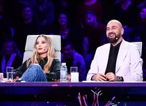 iUmor, 13 noiembrie 2022. Ce glume „acide“ vor face Cosmin Natanticu, Sorin Pârcălab și Vlad Dobrescu la adresa lui Vio