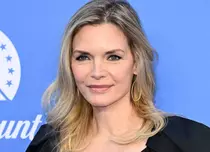 Cum a reușit Michelle Pfeiffer să obțină rolul lui Catwoman. Cine trebuia să joace în locul ei