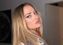 Cum arată Delia Matache în costum de baie. Artista a distribuit imagini îndrăznețe din vacanțele exotice