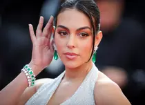 Georgina Rodriguez a strălucit pe covorul roșu. Iubita lui Cristiano Ronaldo revine și cu sezonul 2 din serialul ei de pe Netflix